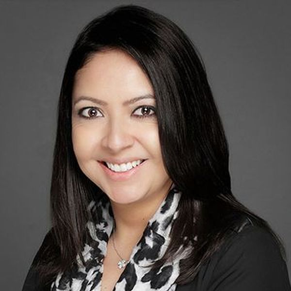 Portrait picture of Clarissa Gomez