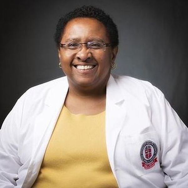 Portrait picture of Dr. Lisa E. Moore